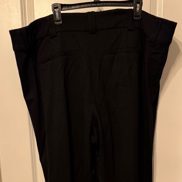 Studio by Torrid black trouser A-line flare pants – size 28R - Picture 2 of 10